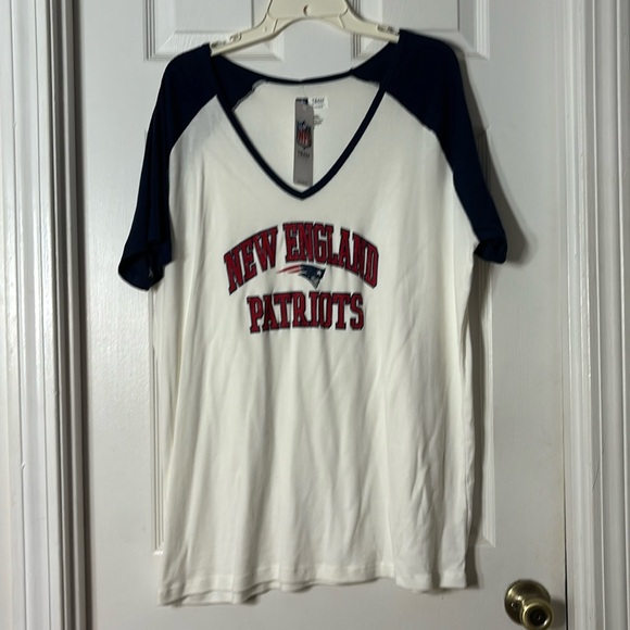 NFL Team Apparel New England Patriots v neck tee, size 3xl - Picture 1 of 5